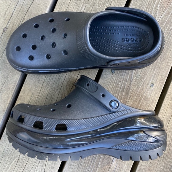 CROCS Clogs Black MEGA CRUSH Men Size 6 Women Size 8 Unisex main image 8